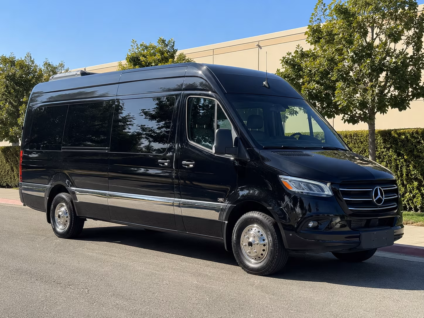 20 passenger sprinter van