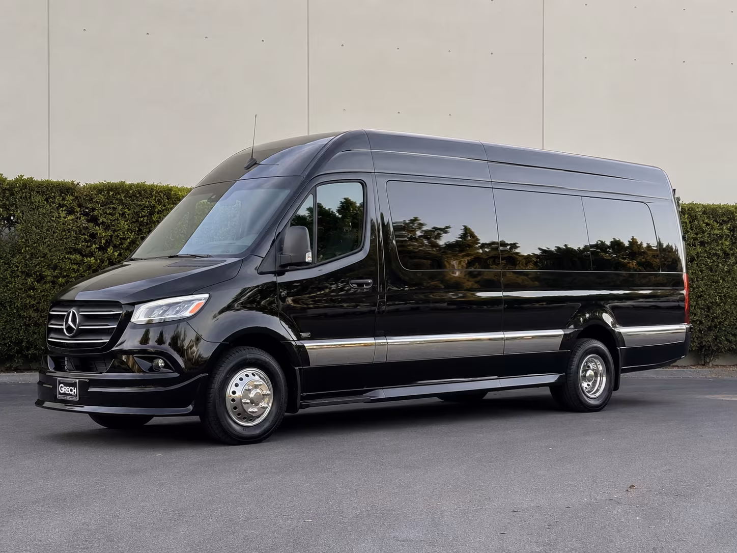 find the perfect transportation for your next airport transfer 1