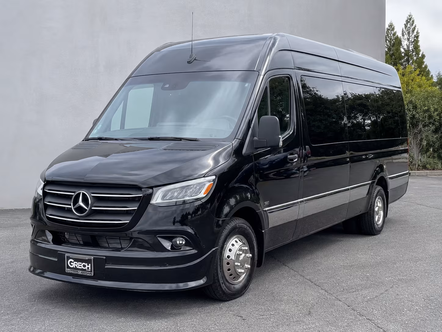 find the perfect transportation for your next airport transfer 2