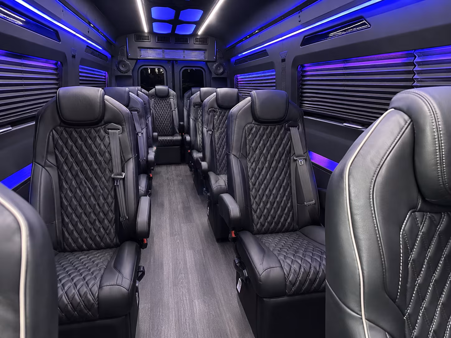 find the perfect transportation for your next airport transfer 5